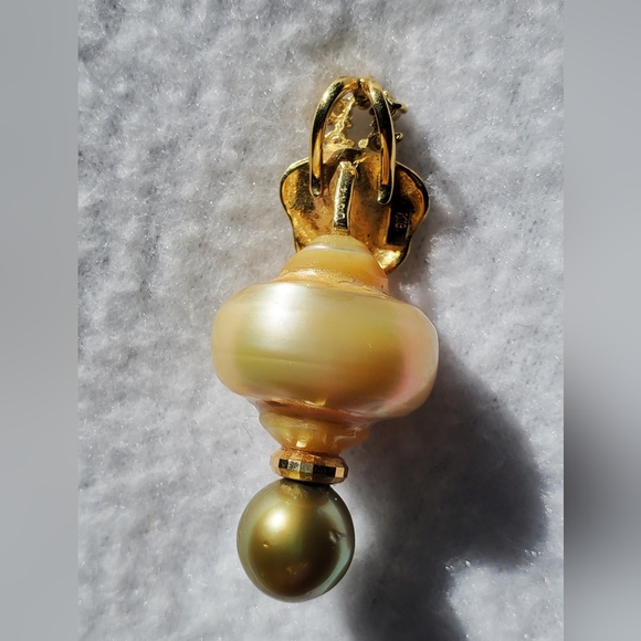 18K YG Golden South Sea & Golden Moss Green Tahitian Pearl Pendant w/ 6 Diamonds - Picture 5 of 8